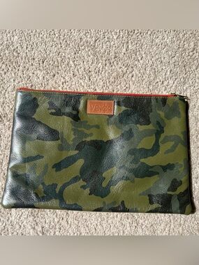 Unique Venor Camouflage genuine Leather Clutch with gold zipper